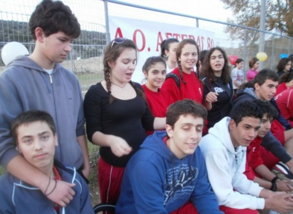 Αθλητές και αθλήτριες του Αστέρα, που συμμετείχαν στην εκδήλωση.