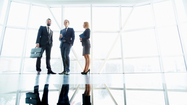 Εσείς, τι επαγγέλεστε;