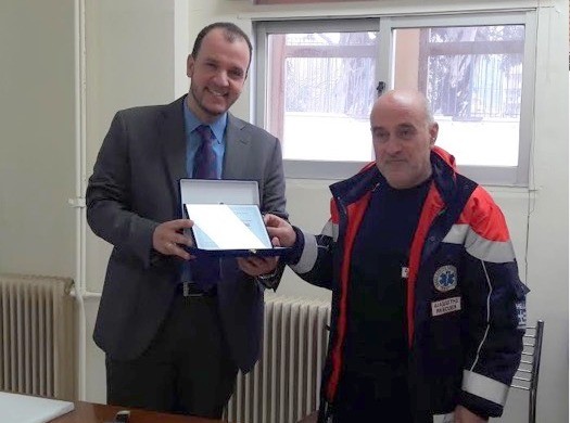 Βραβείο στα πληρώματα του ΕΚΑΒ Καρύστου από τον Διοικητή του Νοσοκομείου