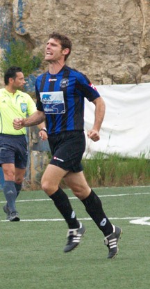 Εβαλαν φωτιά στην κορυφή