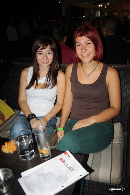 Τι προτιμούν; Τηλεόραση ή ίντερνετ;