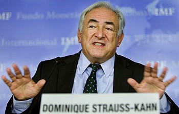 Ελεύθερος με περιοριστικούς όρους ο Στρος - Καν