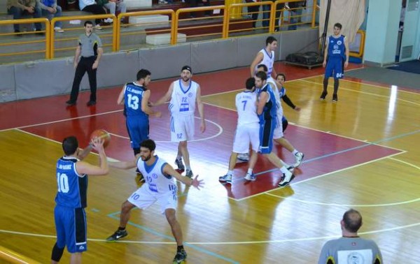 Χτύπησε και τον Ηρακλή