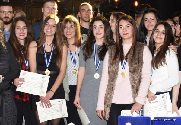 ΗΡΑΚΛΗΣ ΧΑΛΚΙΔΑΣ: Σερβίς στη διασκέδαση από Κορασίδες και ανδρική ομάδα