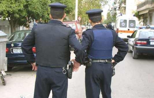 Χαλκιδέος έμπορος τσιγάρων έπεσε θύμα μαϊμού αστυνομικών!