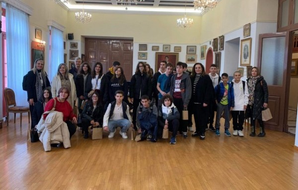 ΧΑΛΚΙΔΑ: Μαθητές από την Κύπρο στο Δημαρχιακό Μέγαρο Κότσικα