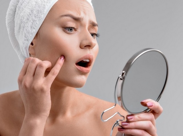 Έτσι θα μειώσετε τους πόρους στο πρόσωπο σας!