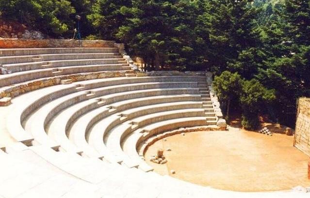 Ρωσικά σφηνάκια στο θέατρο Σέττας