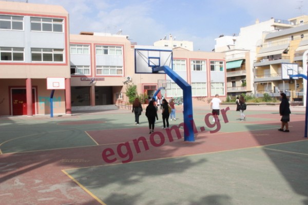 ΛΥΚΕΙΑ ΧΑΛΚΙΔΑΣ: Επιστροφή με απουσίες και αποστάσεις
