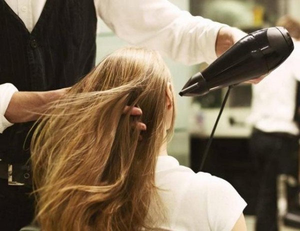 Πώς θα λειτουργούν πλέον τα κομμωτήρια ‑ Διαβάστε τις ώρες