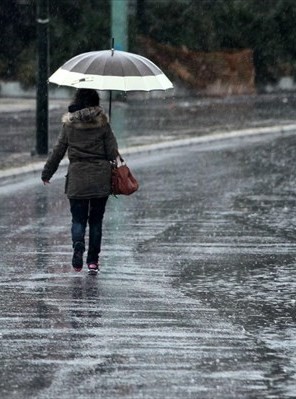 Με νεφώσεις και βροχές ξεκινάει η εβδομάδα