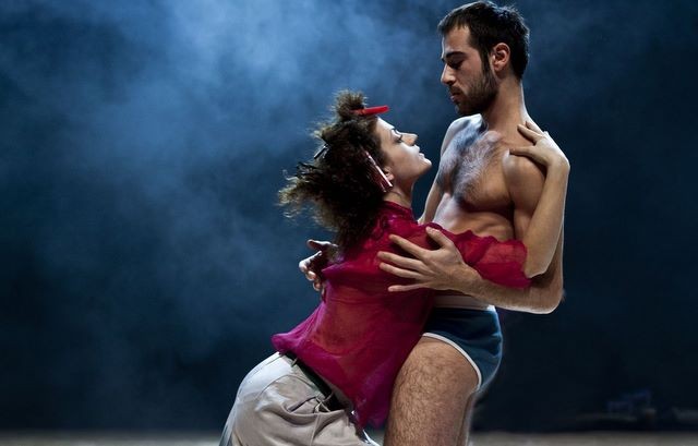 Ο στρίπερ τα έβγαλε όλα!