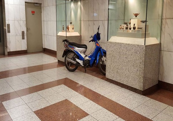 Τέλος στην άναρχη στάθμευση των δικύκλων