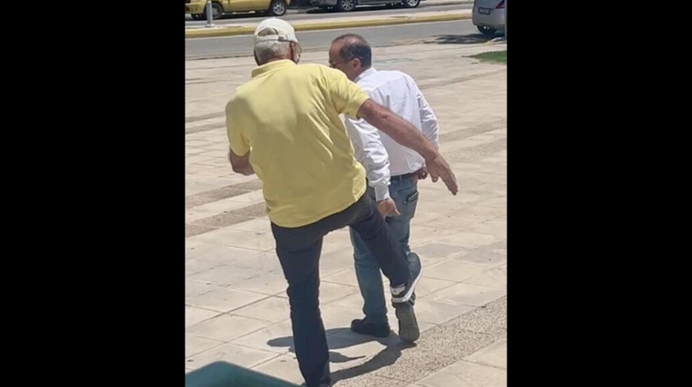 Ξύλο ανάμεσα σε δυο πρώην Δημάρχους στη μέση του δρόμου!