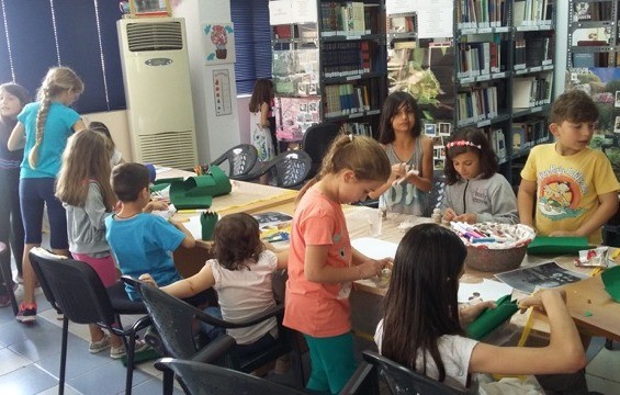 Δωρεά 511 βιβλίων στη Δημοτική Βιβλιοθήκη Καθενών