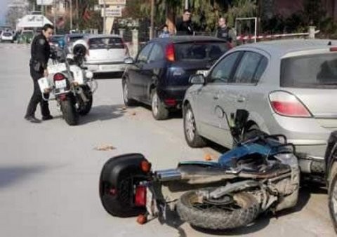 Έσπασε το πόδι του σε τροχαίο