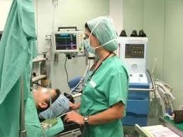 Δώρισε αναισθησιολογικό μηχάνημα