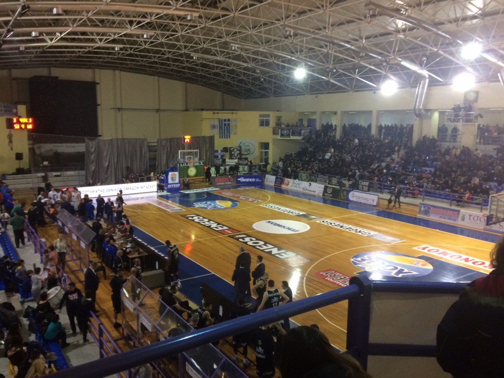 ΚΥΜΗ ΠΑΟΚ: Επεσαν σκοτάδια στο Κλειστό της Κανήθου και διακοπή στο ματς