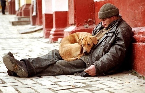 Πέντε οι δράστες της είδησης περί χρεωκοπίας