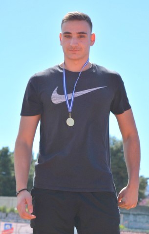 ΕΥΒΟΪΚΟΣ ΓΑΣ: Ο Γιώργος Γαραντζόγιαννης προκρίθηκε στην τελική φάση του πανελληνίου σχολικού πρωταθλήματος στίβου