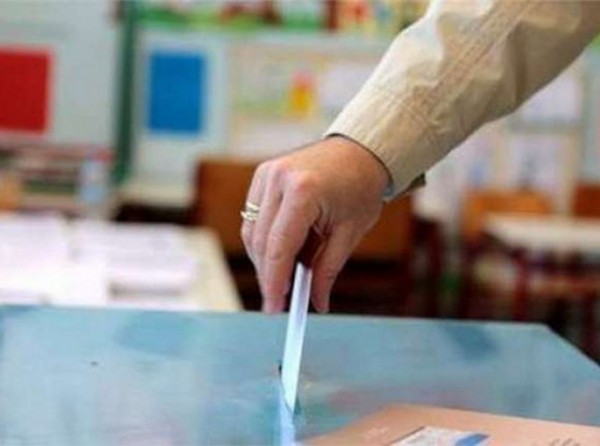 Οι εκπαιδευτικοί ψηφίζουν και οι μαθητές κάθονται