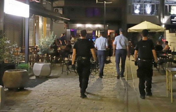 ΚΟΡΩΝΟΪΟΣ: Πρόστιμο 300 ευρώ σε κατάστημα της Στερεάς Ελλάδας για μία πινακίδα