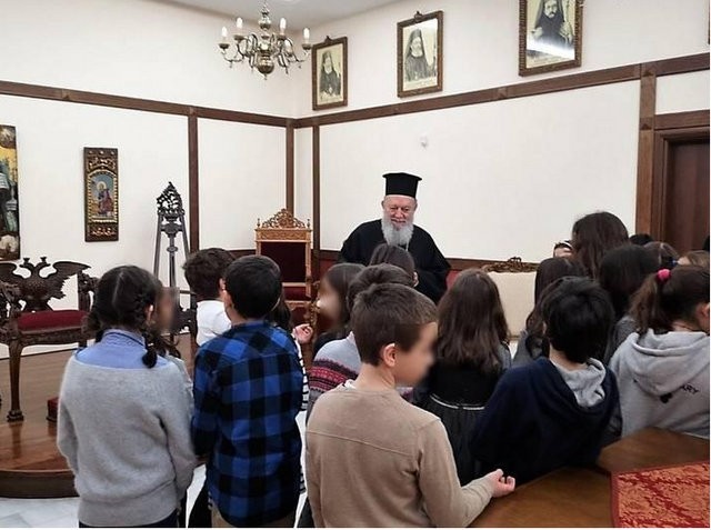 Επίσκεψη μαθητών και εκπαιδευτικών στο Μητροπολίτη