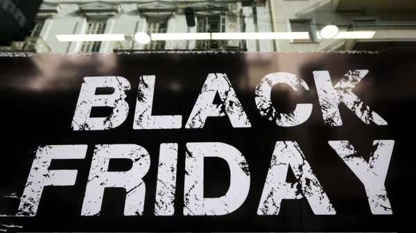Black Friday: μεγάλες «εκπτώσεις», ακόμη μεγαλύτερα… κόλπα