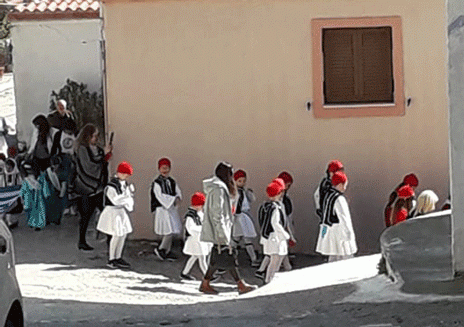 Μικροί τσολιάδες σκόρπισαν ενθουσιασμό