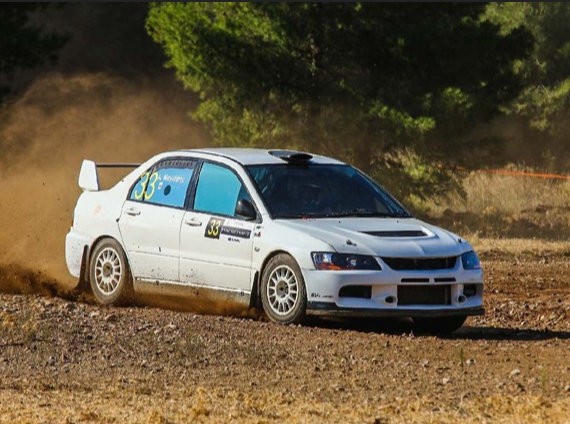 Θέαμα με αγώνες αυτοκινήτων στην Πίστα της Χαλκίδας