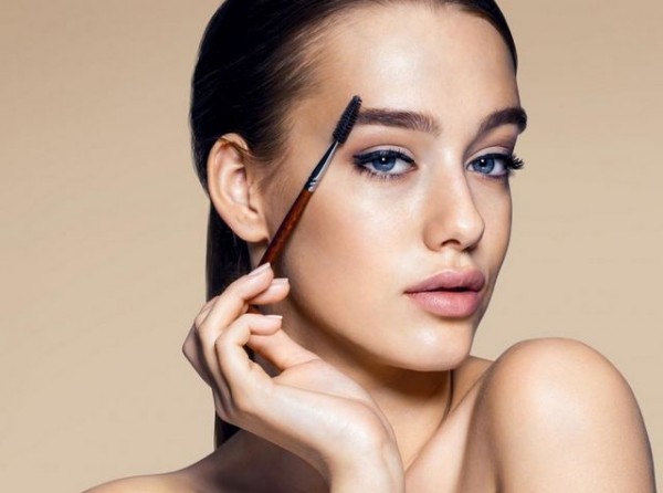 Έτσι θα τιθασεύσετε τα φρύδια σας!