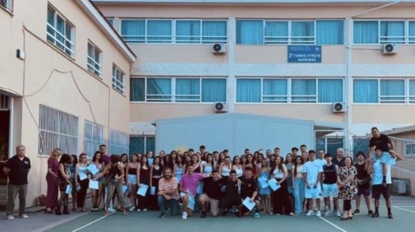 Γιορτή αποφοίτησης με μία έκπληξη στο 3ο Λύκειο Χαλκίδας