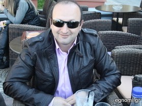 Ο Χάρης θέλει πιο φθηνό το καφεδάκι του