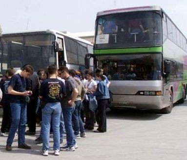 Εφιάλτης με πούλμαν που μετέφερε μαθητές