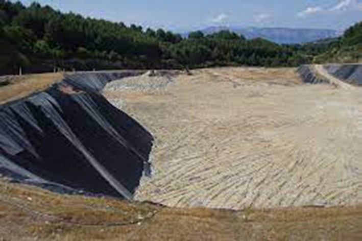 Νέα εμπλοκή με τα σκουπίδια της Χαλκίδας - Βρέθηκαν στην Αμφισσα!
