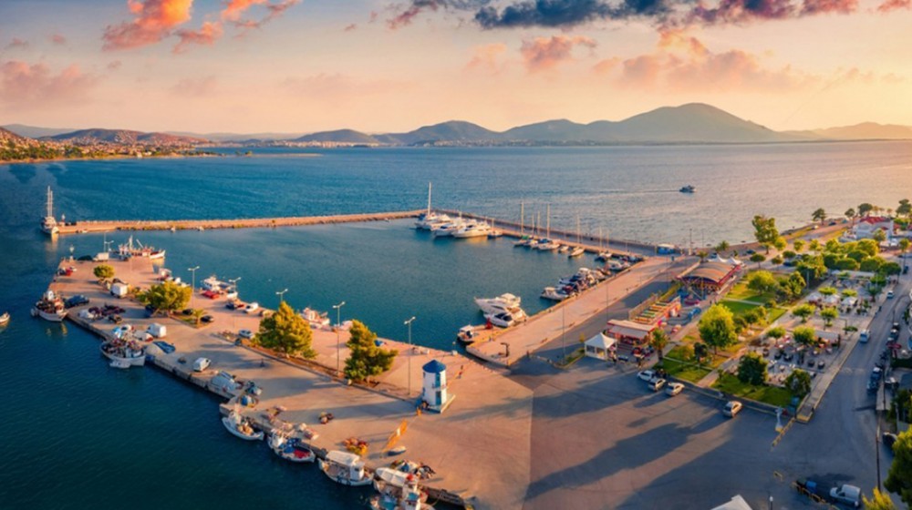 ΑΡΤΑΚΗ: Συναγερμός λόγω θαλαμηγού που πήρε κλίση λόγω εισροής υδάτων