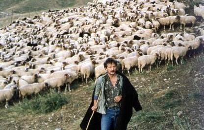 Έβαλε το μαχαίρι στο λαιμό κτηνοτρόφου