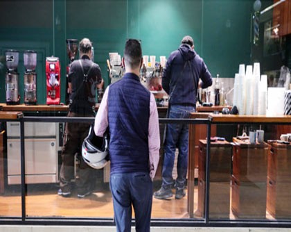 ΕΣΤΙΑΣΗ: Απαγόρευση παραμονής πελατών στον εξωτερικό και εσωτερικό χώρο