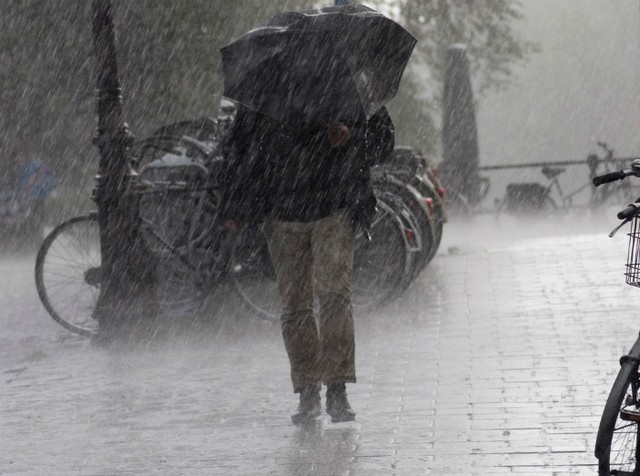 ΚΑΙΡΟΣ: Καταιγίδες, χαλάζι και θυελλώδεις άνεμοι