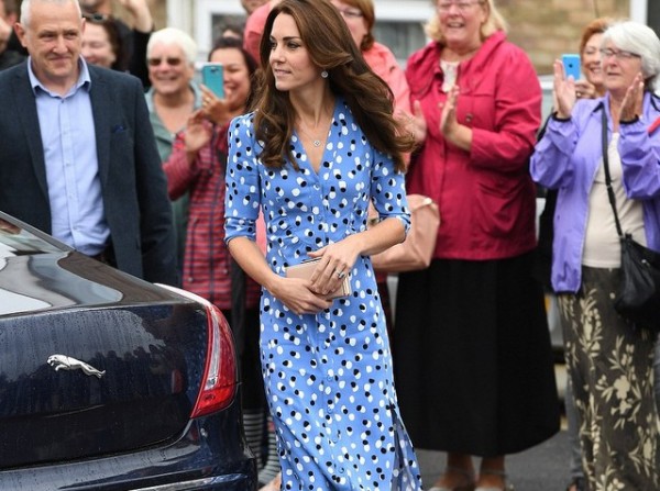 Kate Middleton: Ένα φορεματάκι για βαθιές τσέπες
