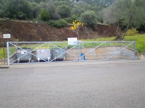 Λουκίσια: Κλειδαμπαρώνουν και τους κάδους απορριμάτων