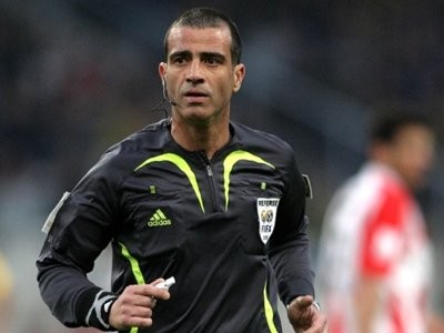 Ζωγράφος για το οφσάιτ στη Σχολή Διαιτητών