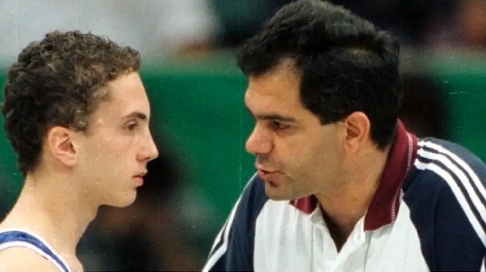 ΘΑΝΑΣΗΣ ΚΑΠΝΙΔΗΣ: Πέθανε ο προπονητής των επιτυχιών, ο οποίος οδήγησε στην κορυφή τον Ιωάννη Μελισσανίδη και τον Δημοσθένη Ταμπάκο (VIDEO)