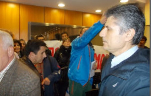 ΧΑΛΚΙΔΑ: Υποδέχτηκαν με διαμαρτυρίες τον υφυπουργό Παιδείας