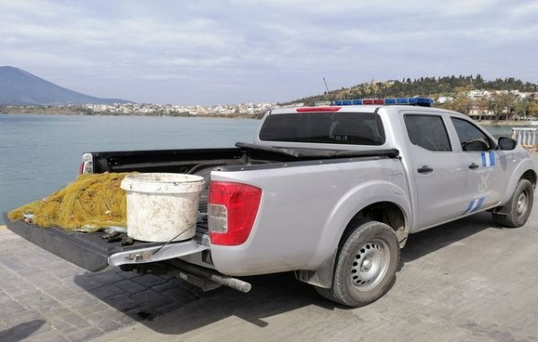 ΓΛΥΦΑ ΧΑΛΚΙΔΑΣ: Δύο ερασιτέχνες ψαράδες ψάρευαν παράνομα με δίχτυ