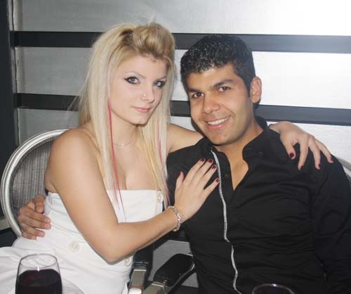 Η Ρέα δέρνει!