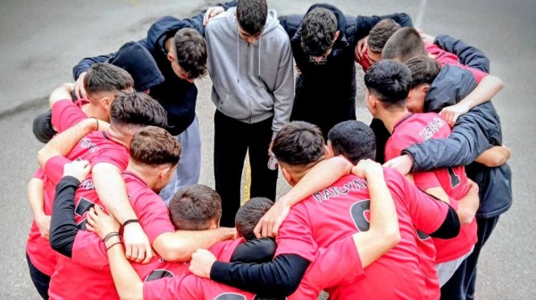 Το 2ο ΕΠΑΛ Χαλκίδας αποβλήθηκε πριν τον τελικό: Κάτω από τη βάση η εξέδρα, άριστα οι μαθητές της ομάδας!