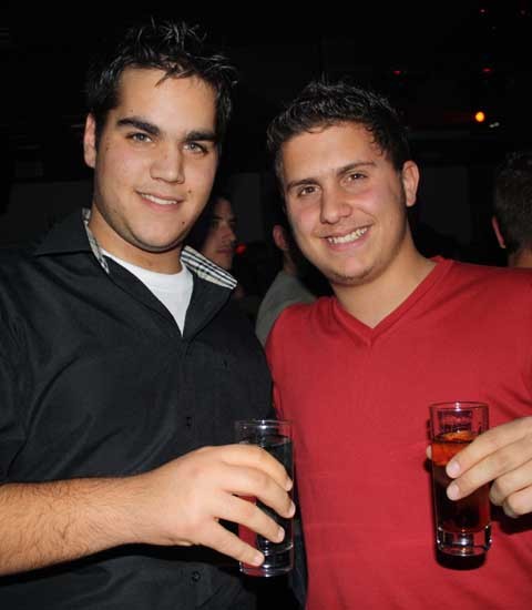 Στην υγειά σας και όλες ίδιες είστε