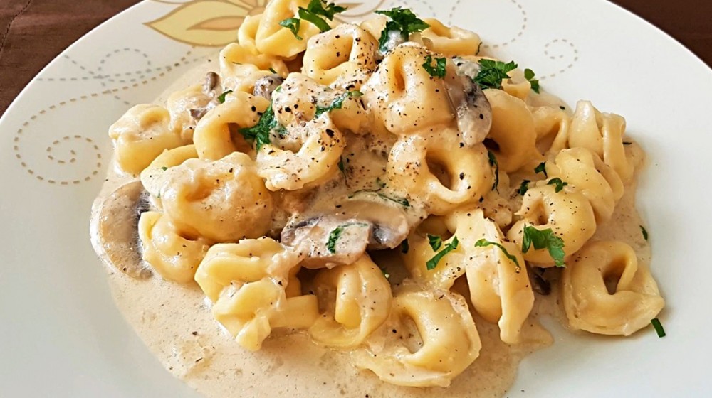 Τορτελίνια σουφλέ με κοτόπουλο και μανιτάρια