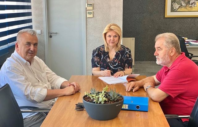 Έπεσαν οι υπογραφές για συμπληρωματικά έργα ύδρευσης στη Χαλκίδα